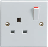 Single Gang 13A 13 Amp Switched Plug Socket White Plastic UK Domestic